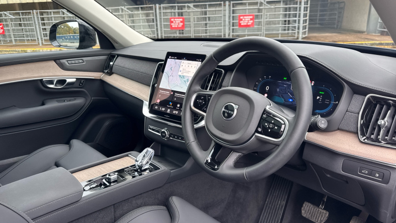 Volvo XC90 2.0 T8 PHEV Plus Dark 5dr AWD Geartronic Estate